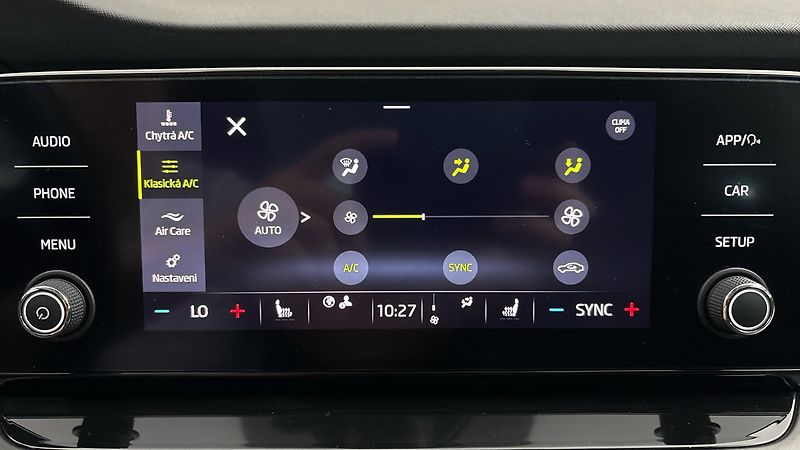 Škoda Octavia 2.0 TDI Ambition Combi - fotka 24 z 24