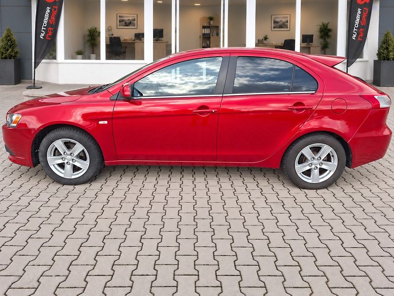 Mitsubishi Lancer (2009) 1.8i 105kW - fotka 5 z 24