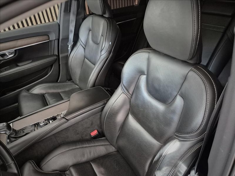 Volvo V90 CC D5 AWD Drive-E Pro POLESTAR - fotka 17 z 46