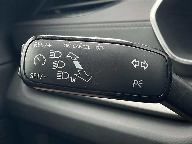 Škoda Octavia 2,0 TDI Combi Ambition Plus - fotka 11 z 23