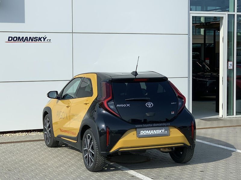 Toyota Aygo X GR SPORT 1,5 HEV AT - fotka 3 z 14