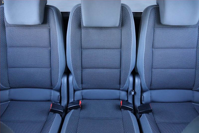 Volkswagen Touran (2013) 1.6 TDI, Automat, Serv.kniha - fotka 10 z 22