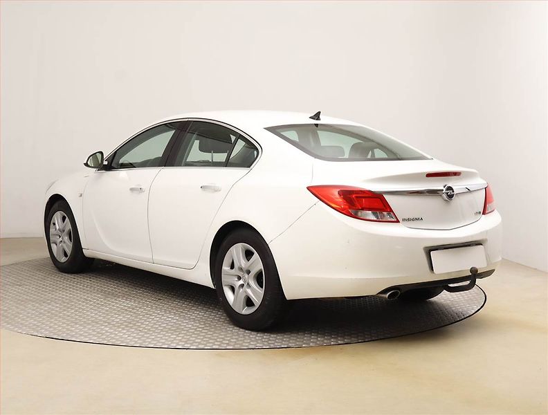 Opel Insignia (2009) 2.0 CDTI, Automat, Tempomat - fotka 4 z 18