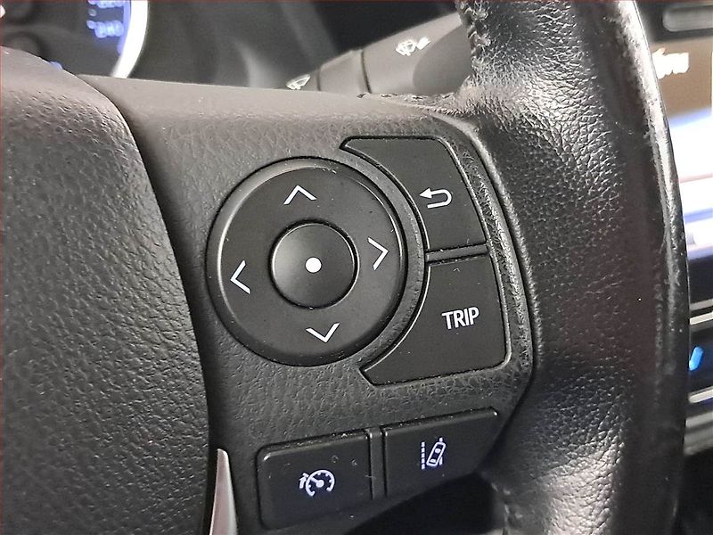 Toyota Corolla (2016) 1.6 Valvematic, Automat, Navi - fotka 19 z 23