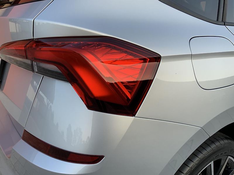 Škoda Kamiq MONTECARLO 1,5Tsi 7ST DSG/Auto - fotka 23 z 33