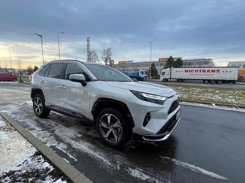 Toyota RAV4 2.5 Plug-In Hybrid 4x4Dynamic - fotka 8 z 29