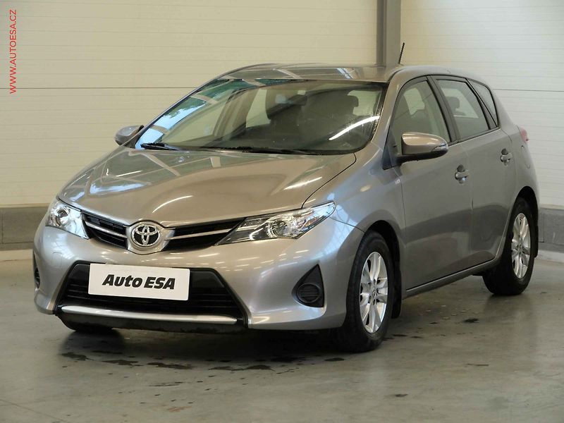 Toyota Auris (2013) 1.3i, ČR - fotka 3 z 20