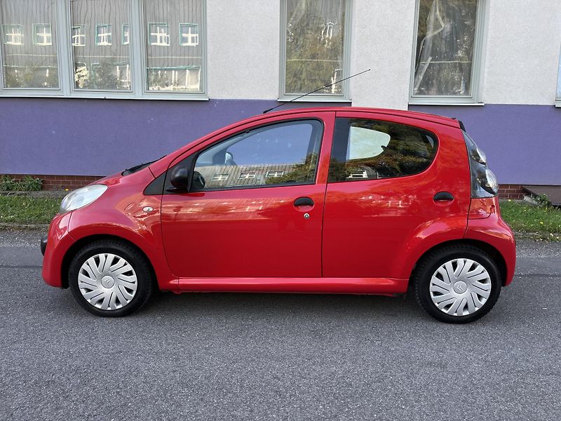 Citroën C1 1,0 VVTi 57 tkm /pneu/ servo - fotka 2 z 27