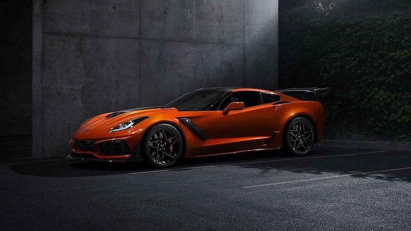 Chevrolet Corvette ZR1 při měření na brzdě.