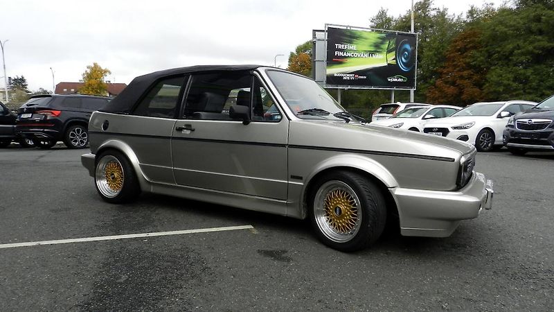 Volkswagen Golf MK1 cabrio 1.8i 70 kW KARMANN - fotka 6 z 24