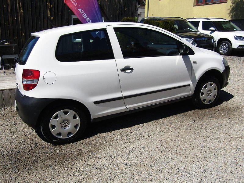 Volkswagen Fox (2008) 1.2i - fotka 10 z 30