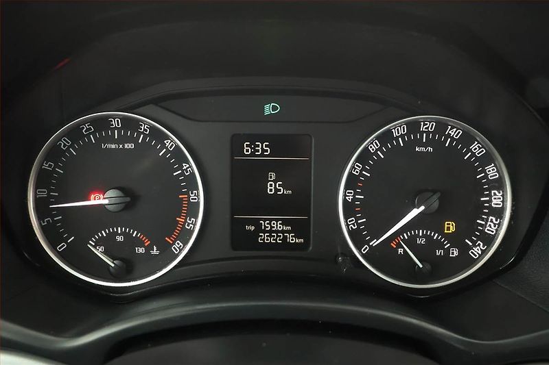 Škoda Octavia (2012) 1.6 TDI, Tažné - fotka 8 z 11