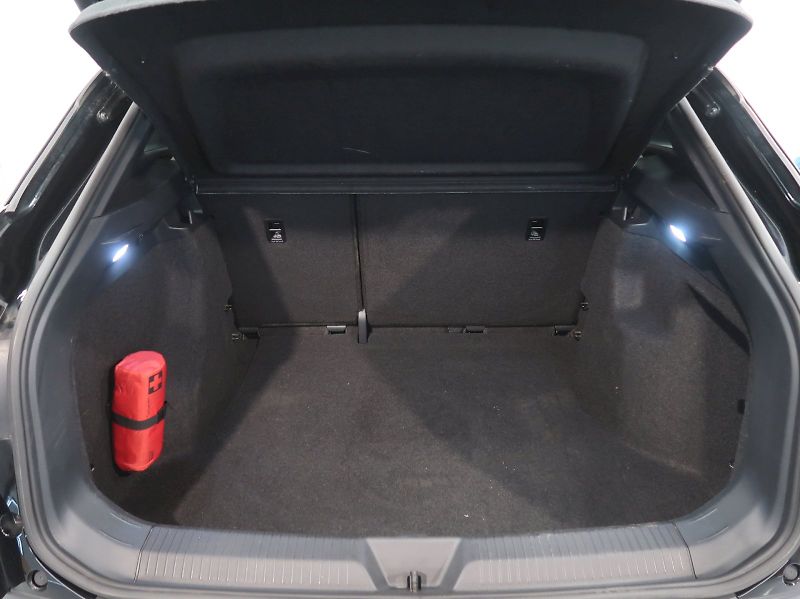 Volkswagen ID.4 (2023) COMFORT PRO PERFORMANCE 150KW - fotka 37 z 39