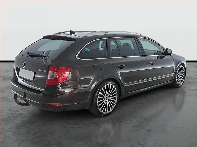 Škoda Superb (2012) 2.0 TDI, 4X4, Navi, Xenony - fotka 5 z 22