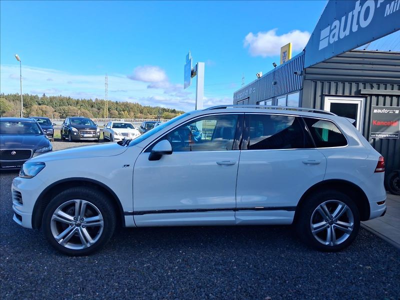Volkswagen Touareg 3,0 R-Line, CZ, kamera - fotka 4 z 17