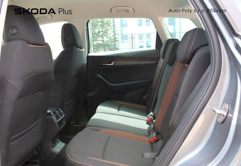 Škoda Karoq (2019) Scout 2.0TDI / 140kW 4x4 7°DSG - fotka 21 z 24