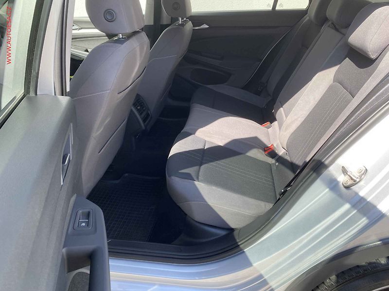 Volkswagen Golf (2021) 2.0 TDi 4x4, 1.maj,ČR - fotka 10 z 17
