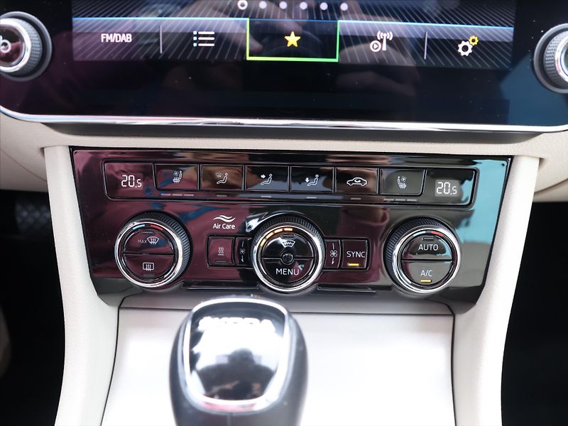 Škoda Superb 2.0 TDI 147kW DSG L&K DPH CZ - fotka 23 z 34