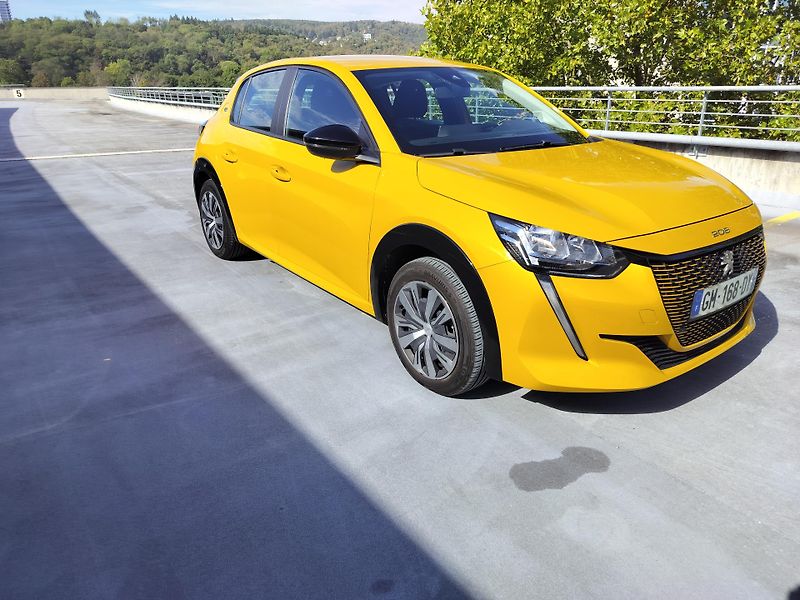 Peugeot 208 e - fotka 1 z 22