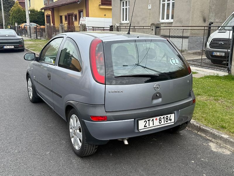 Opel Corsa (2002) - fotka 7 z 24