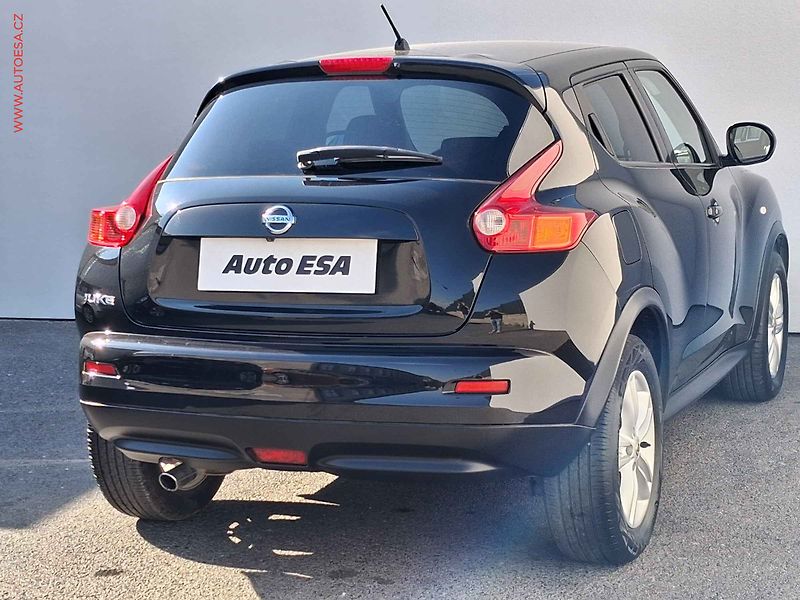 Nissan Juke (2010) 1.6i, Tekna - fotka 4 z 19