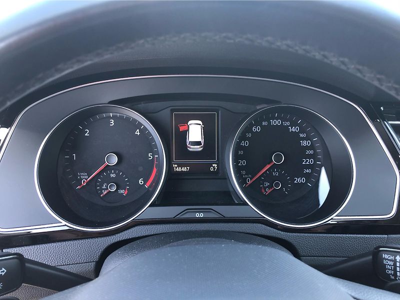 Volkswagen Passat Business 2.0 TDI 110kW DSG Var - fotka 18 z 28