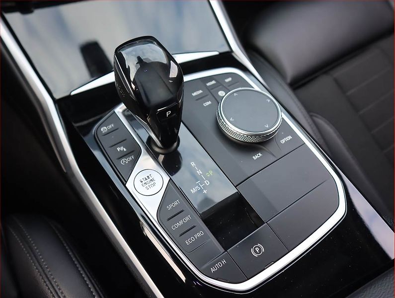BMW Řada 3 (2019) 320 d xDrive - fotka 13 z 21