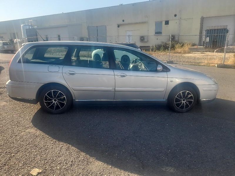 Citroën C5 (2005) 2.0i 16V BREAK - fotka 7 z 23