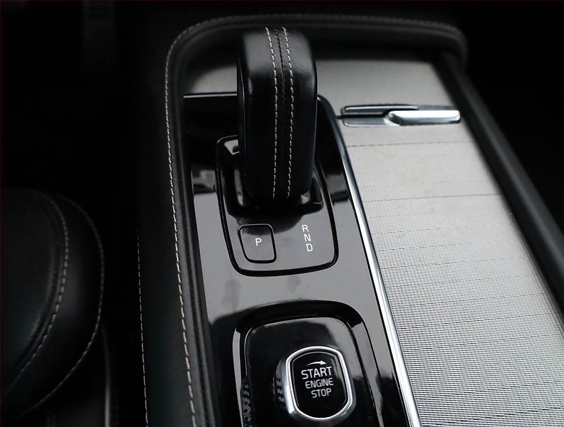 Volvo XC90 (2021) B6 AWD - fotka 16 z 22