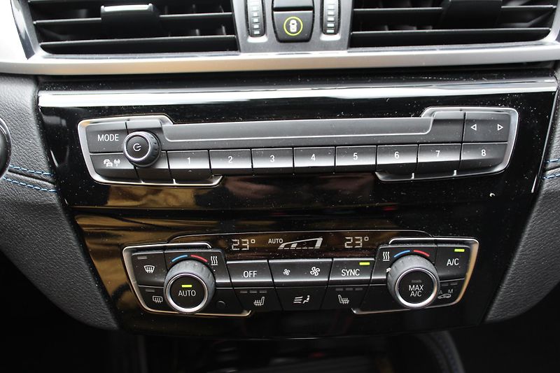 BMW X1 xDrive18d, Mpaket - fotka 5 z 22