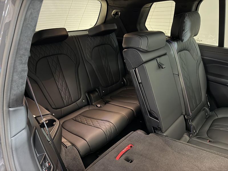 BMW X7 BMW X7 xDrive40d M-Sport  - fotka 25 z 50