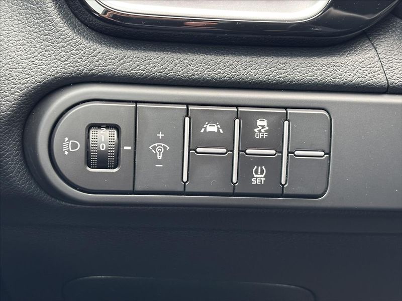 Kia XCeed 1,5 AT Black Edition ZÁRUKA - fotka 35 z 47