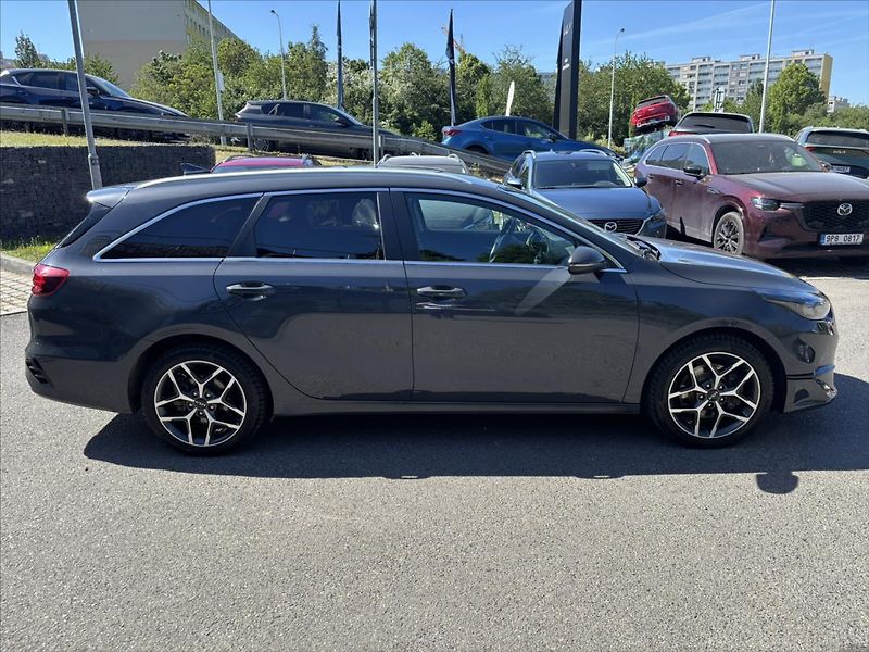 Kia Ceed 1,5 TGDi AT TOP PLNÝservisKIA - fotka 6 z 44