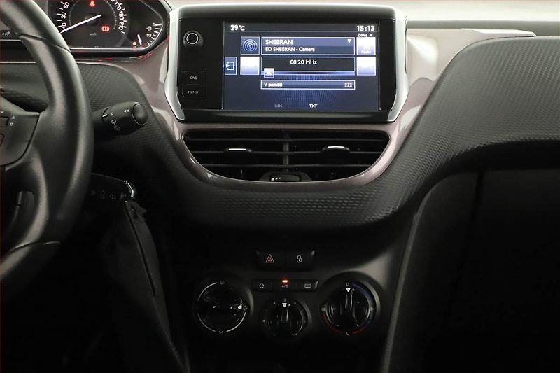 Peugeot 2008 (2015) 1.2 PureTech, Serv.kniha - fotka 9 z 12