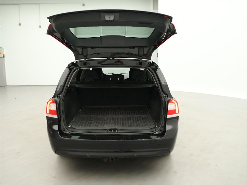 Volvo V70 2.0 D3 110kW Navi - fotka 9 z 31