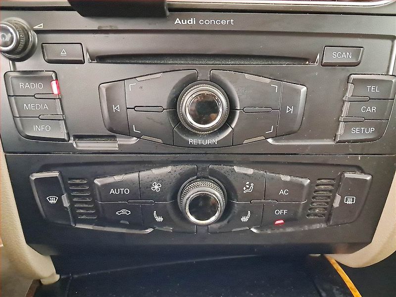 Audi A4 (2011) 2.0 TDI, Xenony, Tempomat - fotka 16 z 22