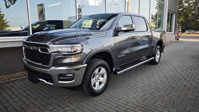 Dodge RAM (2026) 1500, 5.7 V8  Bighorn MY26 - fotka 8 z 50