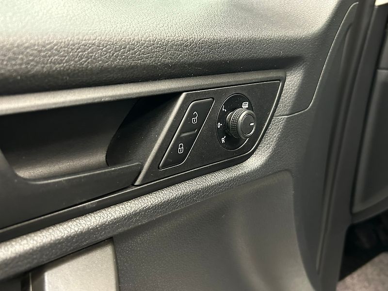 Volkswagen Caddy (2017) 1.4TGI Maxi Skříň | Záruka - fotka 62 z 93