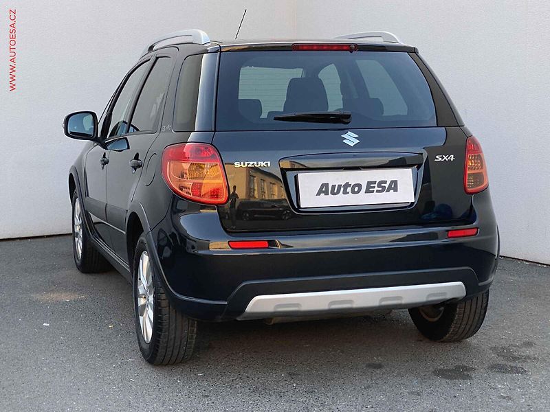 Suzuki SX4 (2013) 1.6 VVT, Style, navi, +kola - fotka 6 z 16
