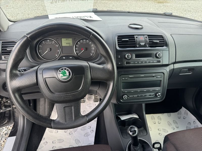 Škoda Fabia 1,2 TSI, digi klima, serviska, - fotka 16 z 33