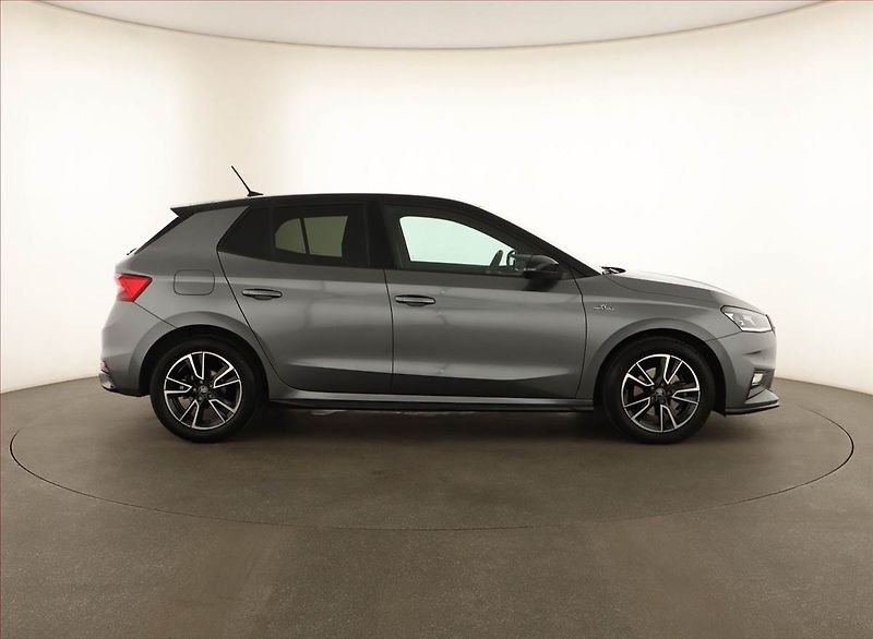 Škoda Fabia (2025) 1.0 TSI, MONTE CARLO, AUTOMAT - fotka 6 z 20