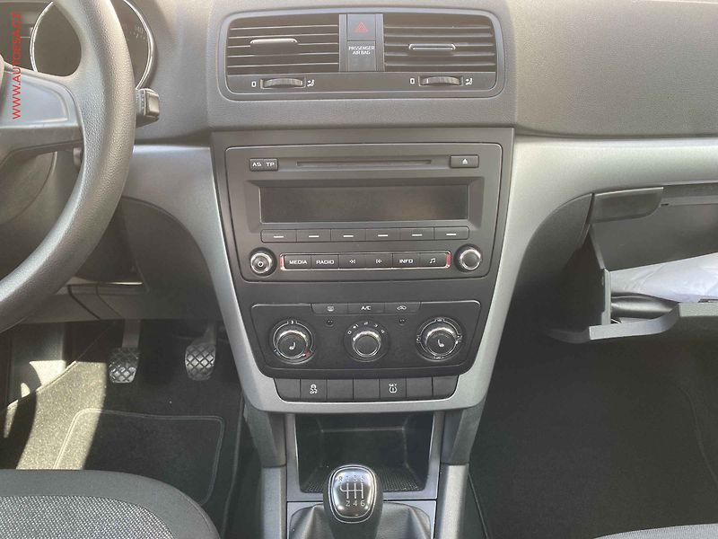 Škoda Yeti (2015) 1.2 TSi, Active, +kola - fotka 12 z 17