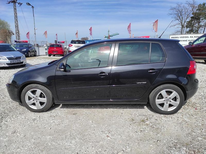 Volkswagen Golf V,  UNITED, VELICE PĚKNÝ - fotka 3 z 22