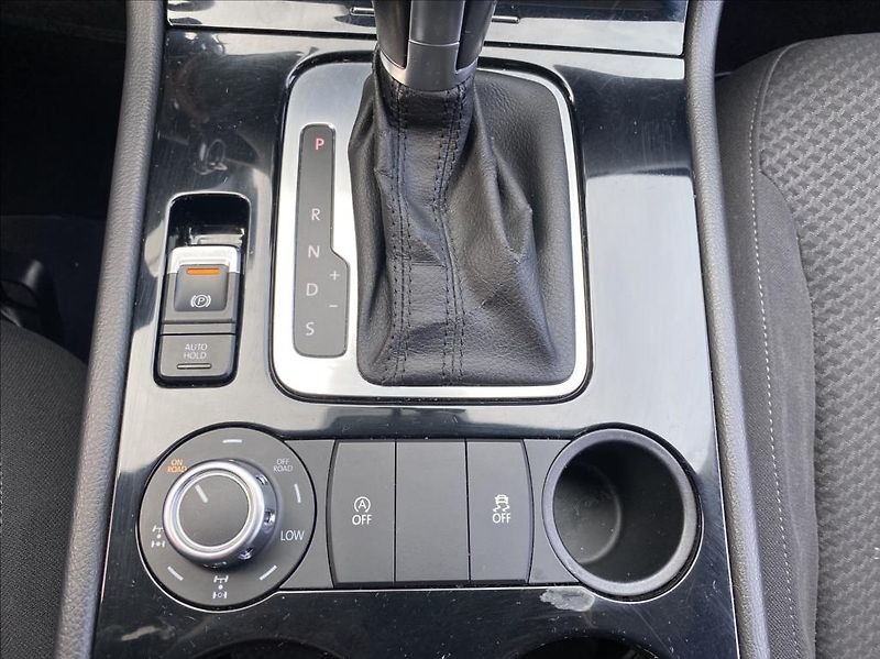 Volkswagen Touareg 3,0 TDI V6 4motion / záruka - fotka 38 z 47