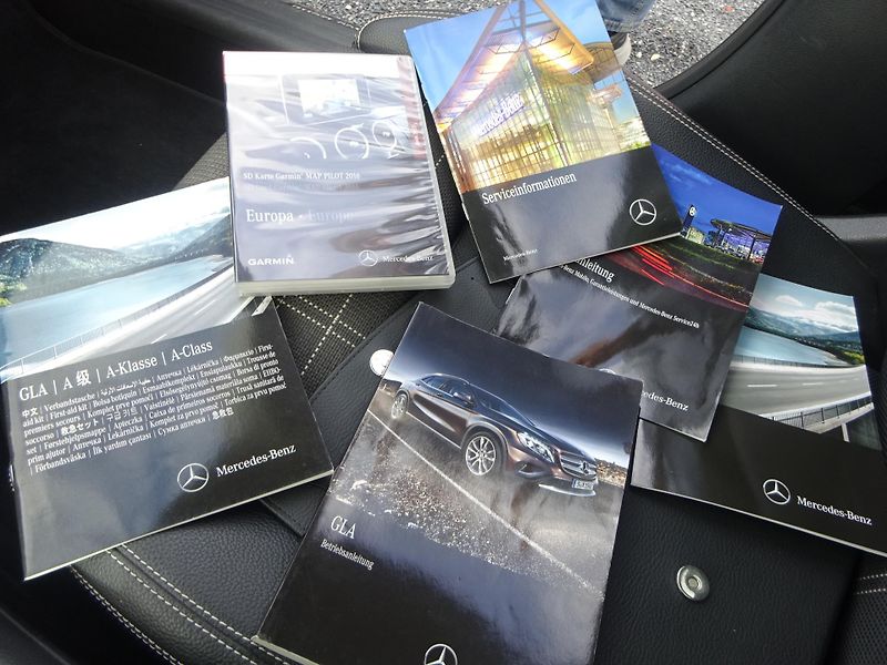 Mercedes-Benz GLA 200d 100kW 4MATIC PANORAMA  - fotka 38 z 40