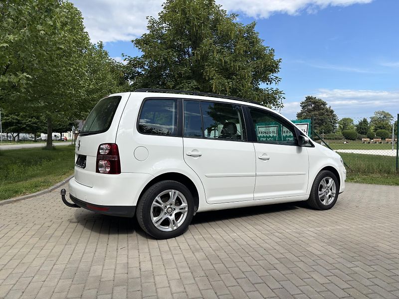 Volkswagen Touran 1.6 75kw Trendline - fotka 12 z 29