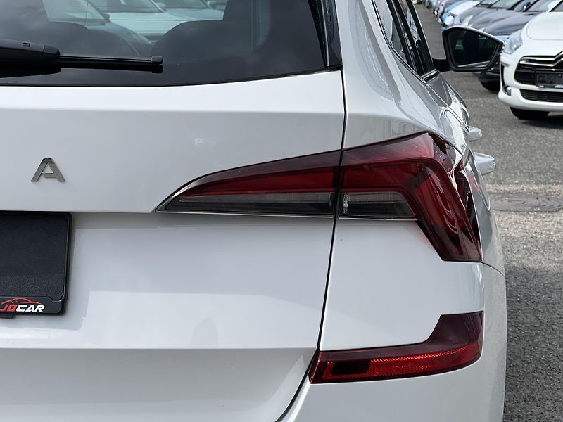 Škoda Kamiq Top Selection 1.5TSi 110kw ČR - fotka 44 z 45