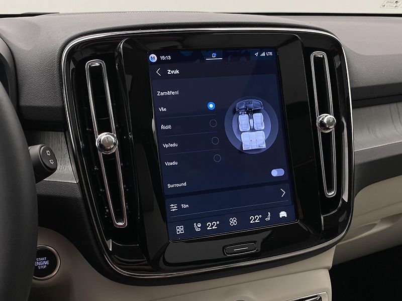 Volvo XC40 B4 DARK ULTRA AUT CZ - fotka 58 z 60