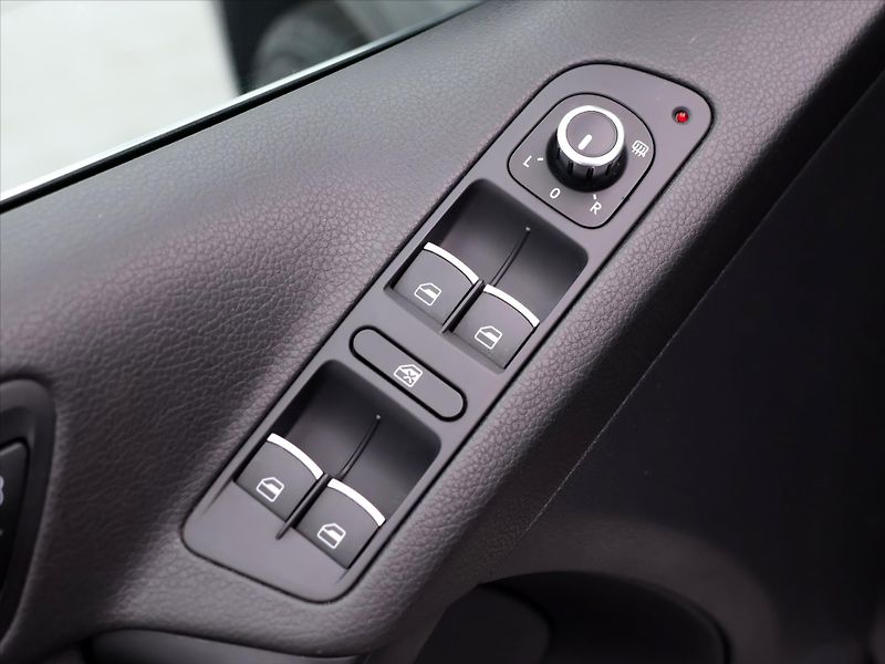 Volkswagen Tiguan 2,0 TDI 103kW Sport&Style 1.Ma - fotka 9 z 28