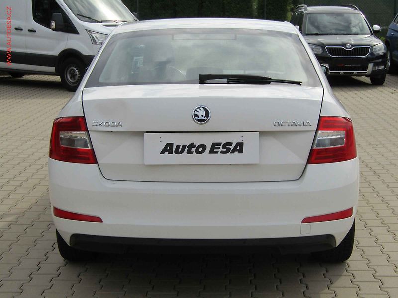 Škoda Octavia (2016) 1.6 TDi, AC, výhřev sed - fotka 5 z 17